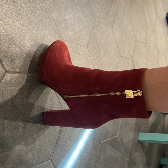 Michael Kors velvet burgundy booties - Picture 5 of 5